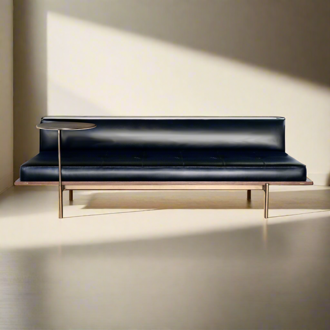 Discipline Sofa Straight